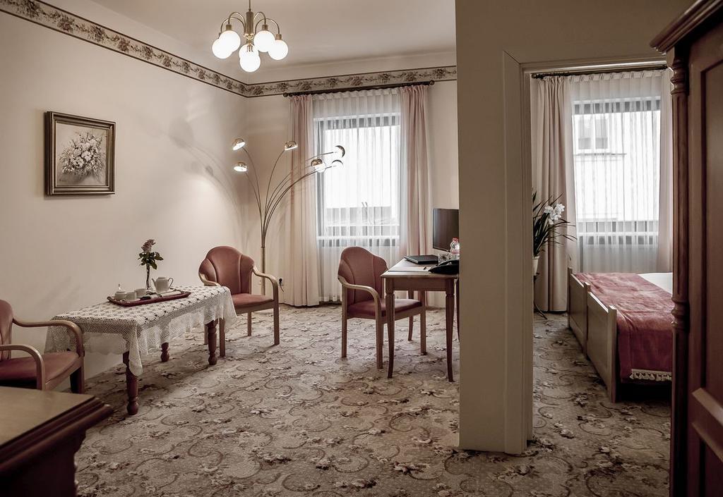 Palazzo Adler Bed and Breakfast Swarzędz Exteriör bild