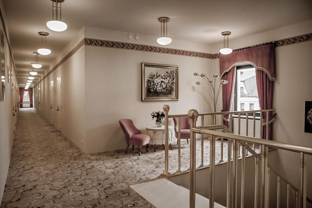 Palazzo Adler Bed and Breakfast Swarzędz Exteriör bild